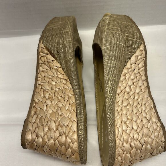 CL Laundry DATE NIGHT Platform Wedge Slip On Gold Shimmer Raffia Jute Bottom 7M - Picture 10 of 13